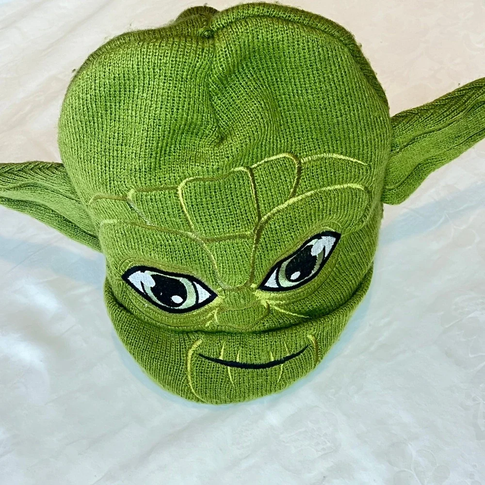 Star Wars Yoda Beanie Hat Knit Green Embroidered Eyes Ears One Size Fits All